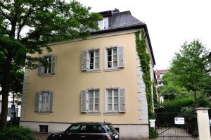 Mehrfamilienhaus München